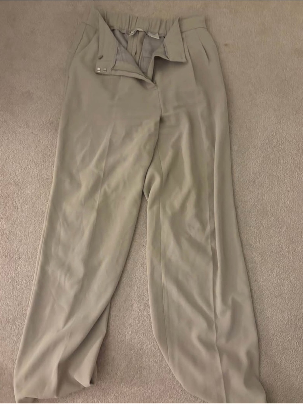 RW AND CO TAUPE DRESS/ WORK PLEATED PANTS SIZE 6